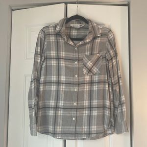Woman’s Old Navy grey plaid flannel. Size medium.
